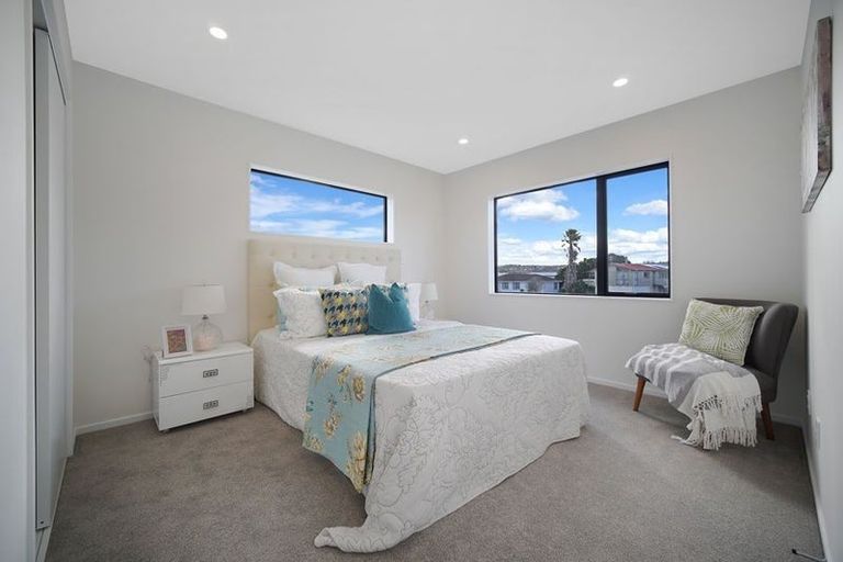 Photo of property in 17a Massine Place, Randwick Park, Auckland, 2105