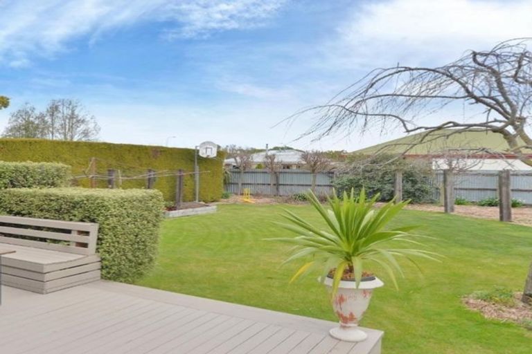 Photo of property in 35 Newnham Street, Rangiora, 7400