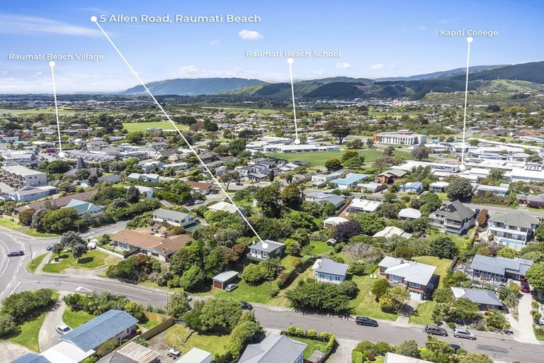 Photo of property in 5 Allen Road, Raumati Beach, Paraparaumu, 5032