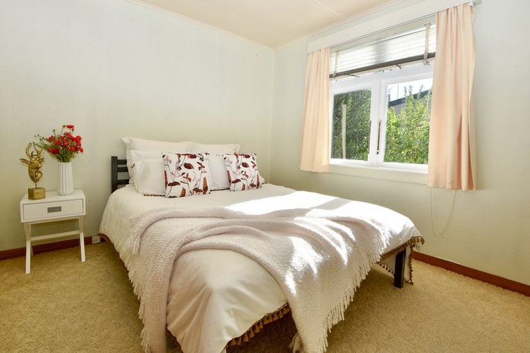 Photo of property in 41 Rhodes Street, Carterton, 5713