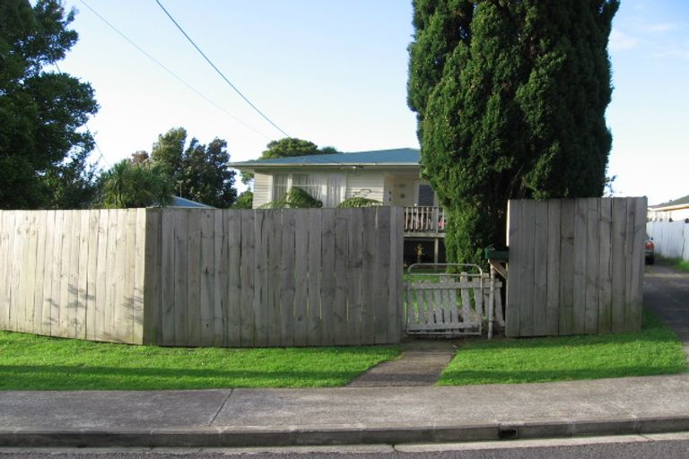Photo of property in 3 Quiet Street, Te Atatu South, Auckland, 0610
