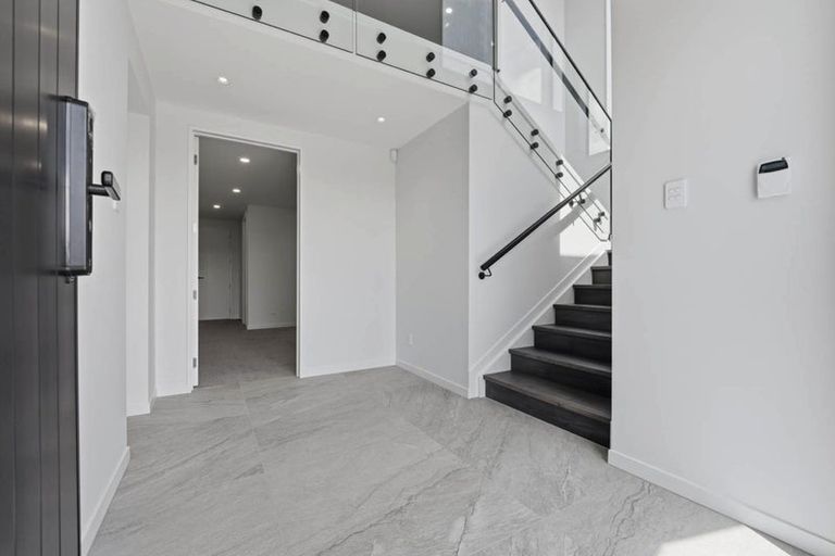 Photo of property in 5 Halcyon Bay Lane, Wainui, 0992