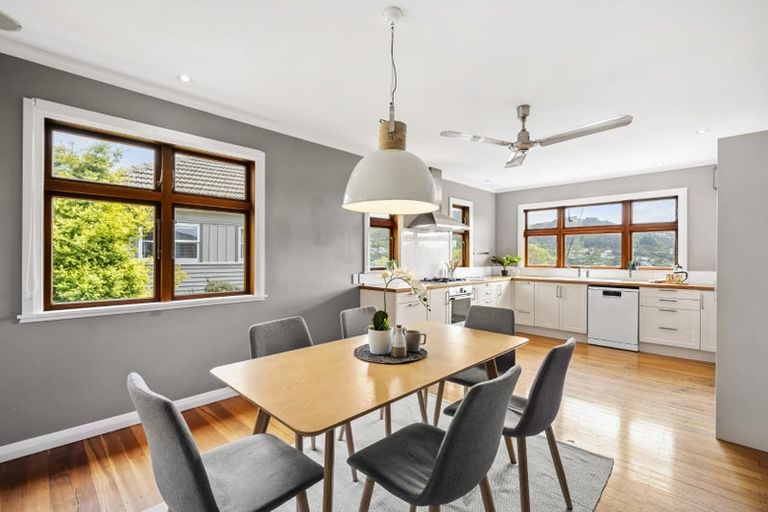 Photo of property in 129 Cockayne Road, Khandallah, Wellington, 6035