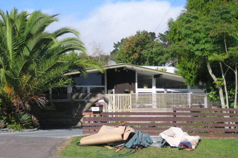 Photo of property in 44 Kaurilands Road, Titirangi, Auckland, 0604