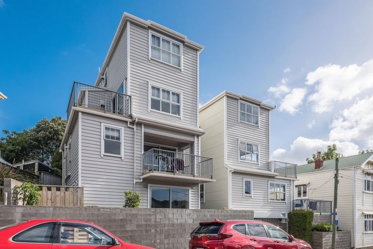 Photo of property in 8b Finlay Terrace, Mount Cook, Wellington, 6021