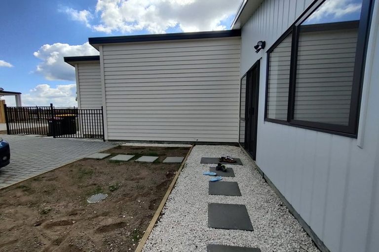 Photo of property in 1 Tributary Parade, Karaka, Papakura, 2113