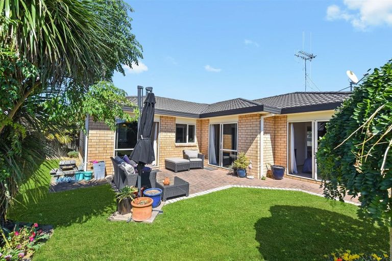 Photo of property in 36 Waiwherowhero Drive, St Andrews, Hamilton, 3200