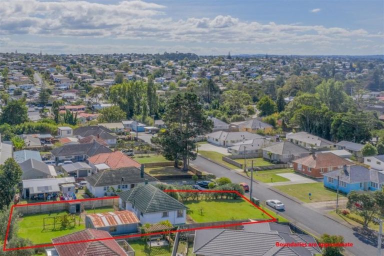 Photo of property in 72 Kelman Road, Kelston, Auckland, 0602