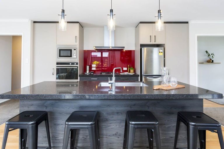 Photo of property in 24 Te Kaeaea Crescent, Wallaceville, Upper Hutt, 5018