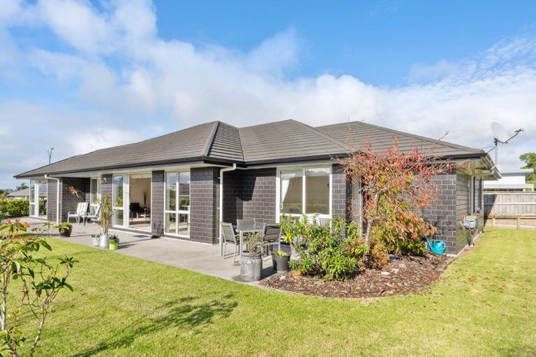 Photo of property in 20 Stace Hopper Drive, One Tree Point, 0118