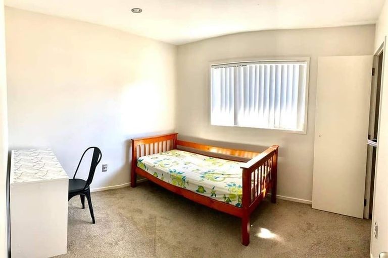 Photo of property in 21 Rebecca Rise, Weymouth, Auckland, 2103