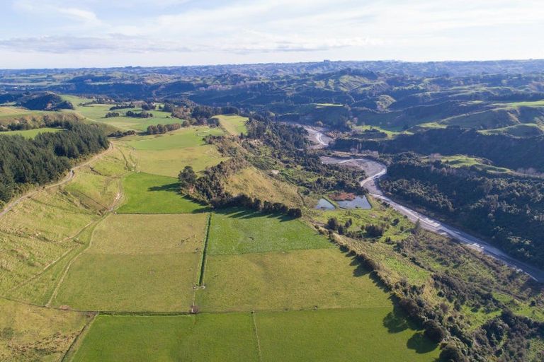 Photo of property in 1 Takapari Road, Pohangina, Ashhurst, 4884