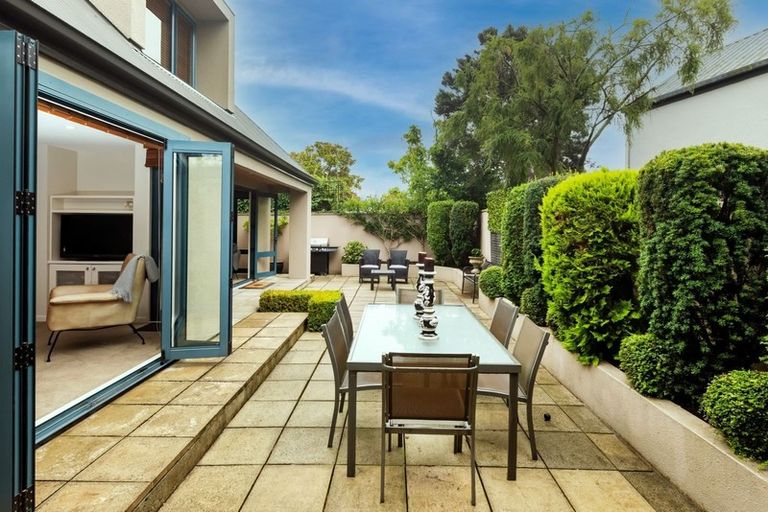 Photo of property in 105b Holly Road, St Albans, Christchurch, 8014