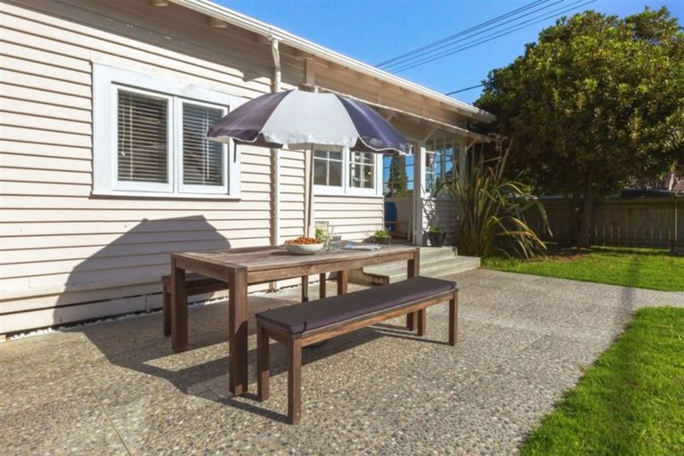 Photo of property in 13 Rauparaha Street, Waikanae Beach, Waikanae, 5036