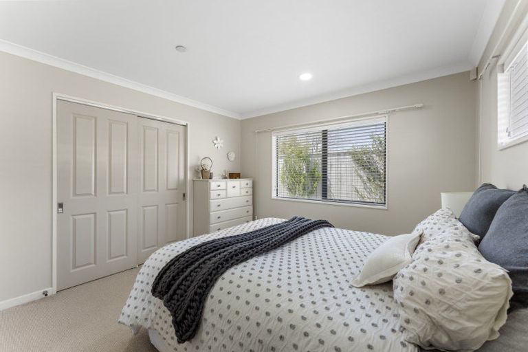 Photo of property in 15 Ian Peter Way, Otaki, 5512
