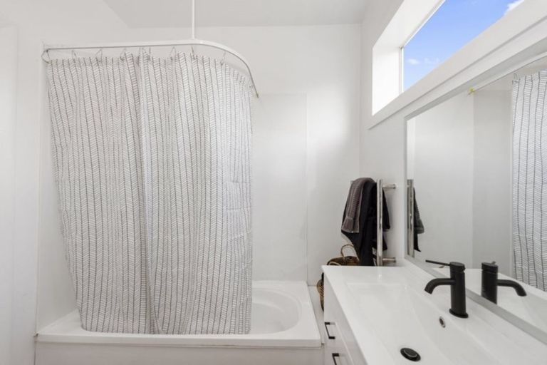 Photo of property in 120a Somerfield Street, Somerfield, Christchurch, 8024