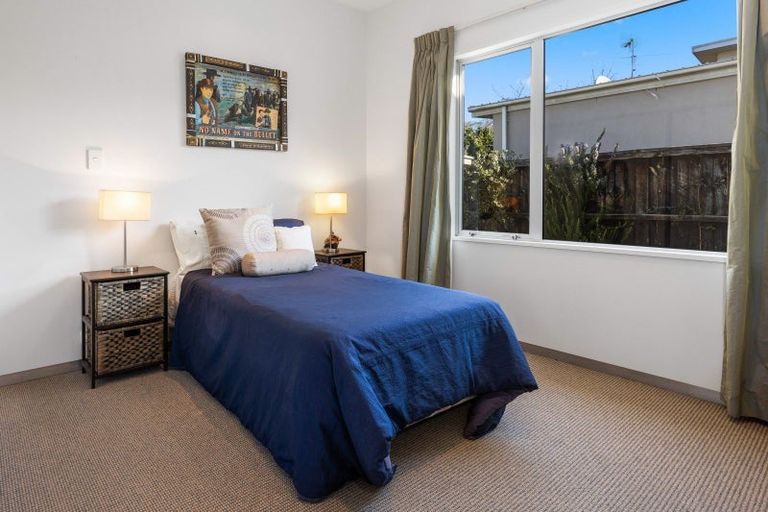 Photo of property in 142 North Parade, Richmond, Christchurch, 8013