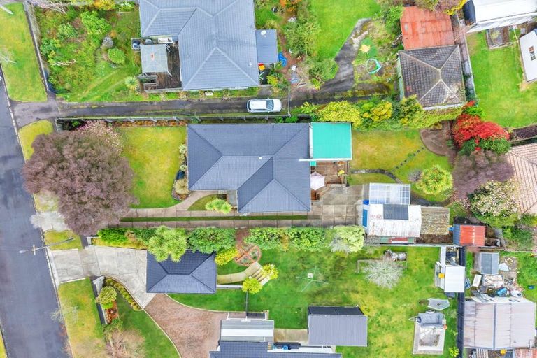 Photo of property in 2 Davidson Street, Glenholme, Rotorua, 3010
