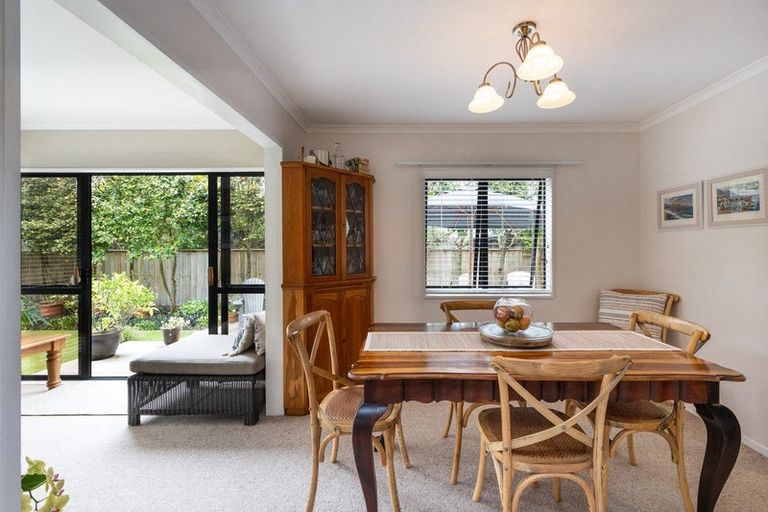 Photo of property in 1 Earl Place, Hokowhitu, Palmerston North, 4410