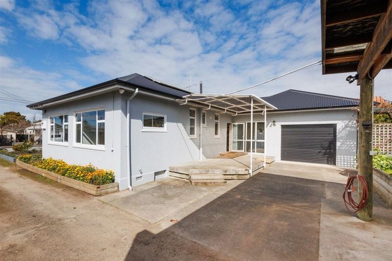 Photo of property in 10 William Street, Marton, 4710