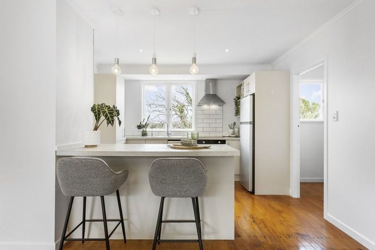 Photo of property in 19 Park Road, Glenfield, Auckland, 0629