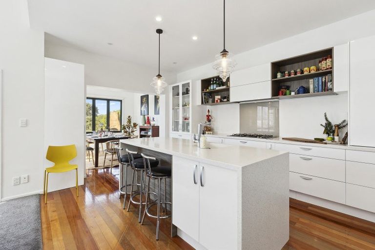 Photo of property in 40 Seatoun Heights Road, Seatoun, Wellington, 6022