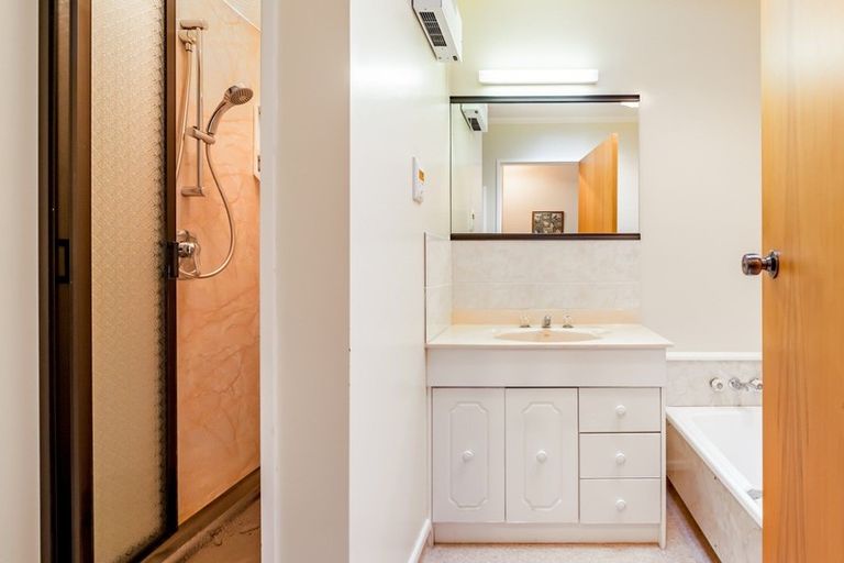 Photo of property in 1a Oak Street, Ebdentown, Upper Hutt, 5018