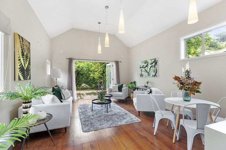 Photo of property in 121 Aro Street, Aro Valley, Wellington, 6021