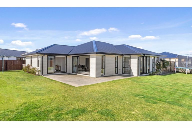 Photo of property in 98 Oaks Drive, Lincoln, 7608