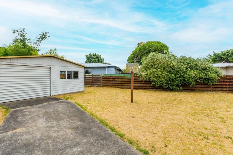Photo of property in 9 Cypress Grove, Paraparaumu, 5032