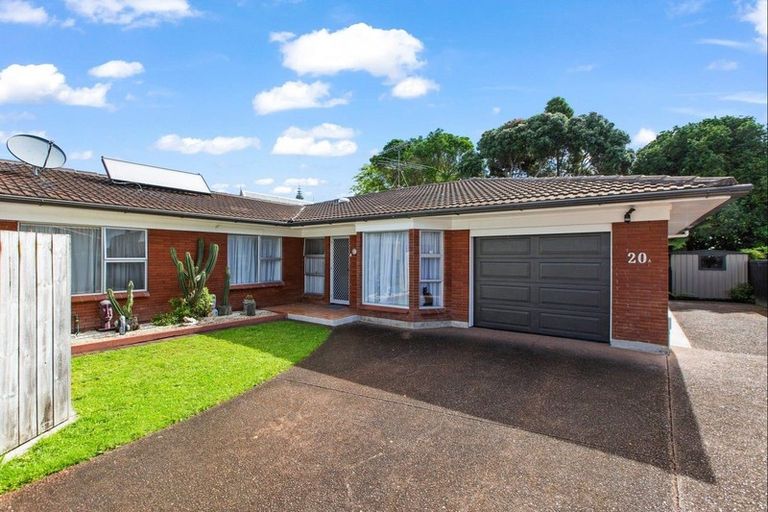 Photo of property in 20 Edgewater Grove, Orewa, 0931