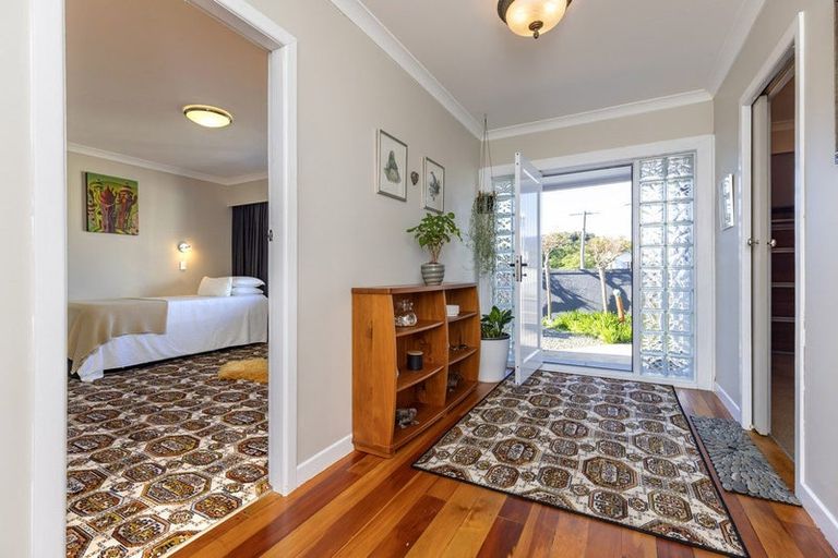 Photo of property in 221 Rosetta Road, Raumati South, Paraparaumu, 5032