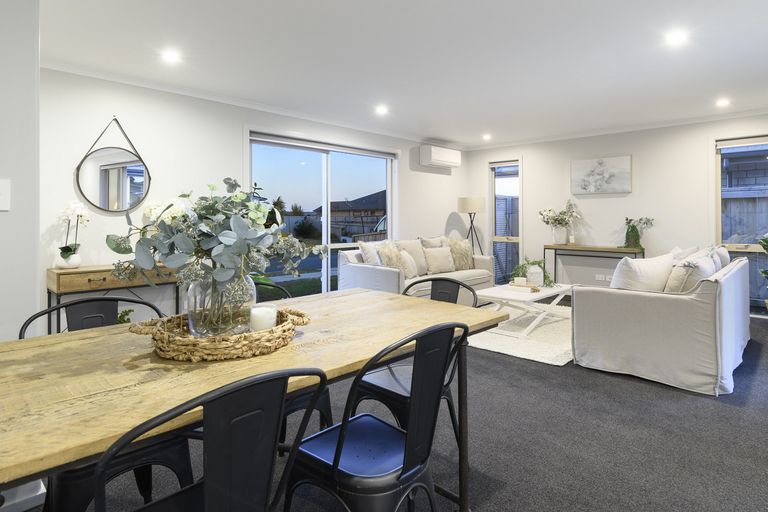 Photo of property in 18 Harding Drive, Papamoa Beach, Papamoa, 3118