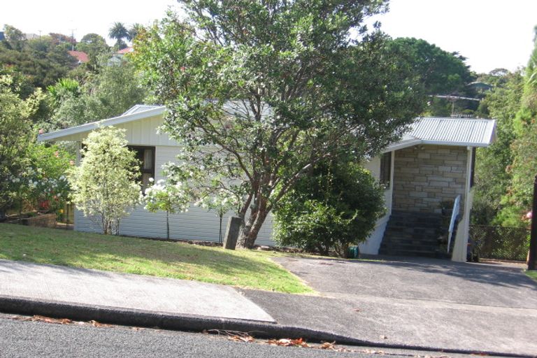 Photo of property in 8 Kauri Road, Birkenhead, Auckland, 0626