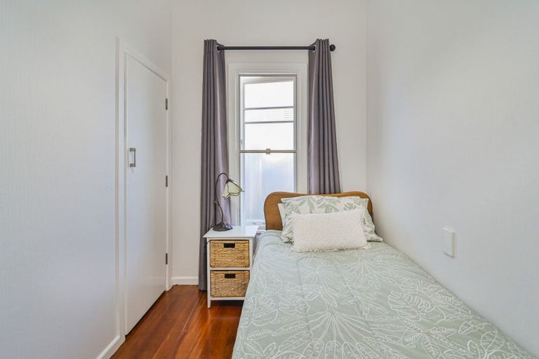 Photo of property in 812 Lawrence Street, Akina, Hastings, 4122