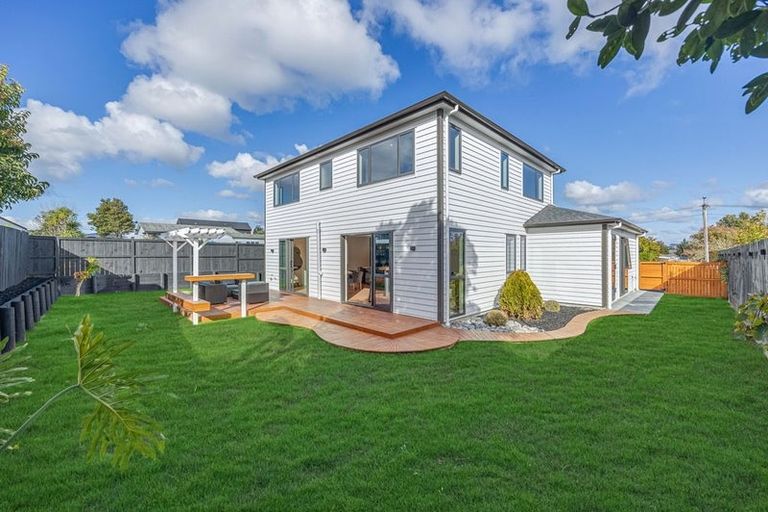 Photo of property in 11 Alexandra Street, Riverhead, 0820