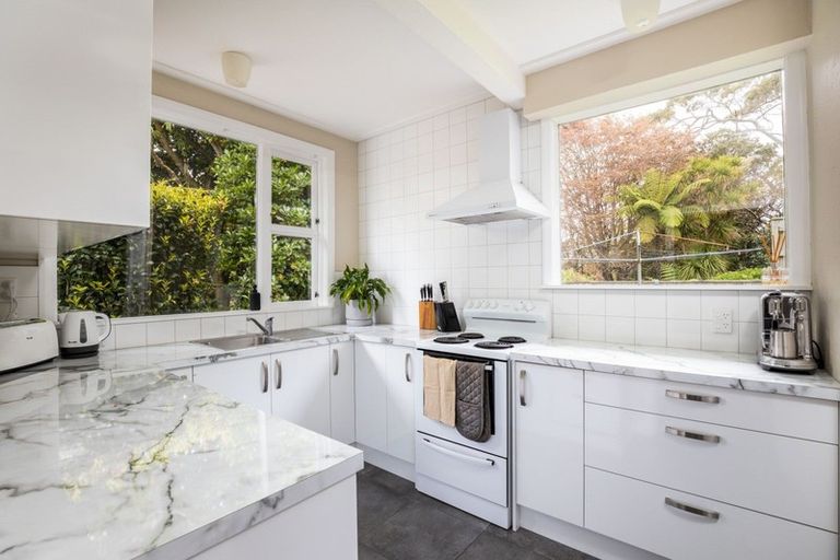 Photo of property in 30 Holsworthy Road, Lower Vogeltown, New Plymouth, 4310