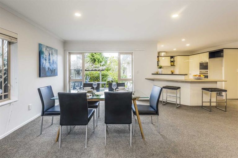 Photo of property in 55 The Glade South, Pukekohe, 2120