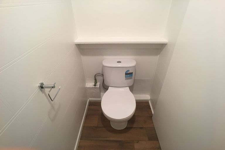 Photo of property in 25 Domain Crescent, Muriwai, Waimauku, 0881