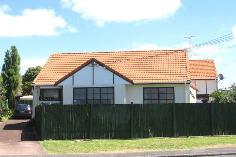 Photo of property in 260 Rangatira Road, Beach Haven, Auckland, 0626