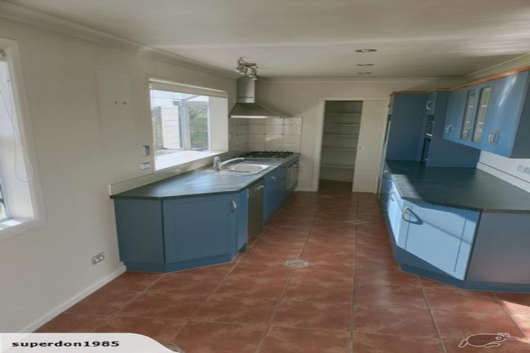 Photo of property in 49 Edgewater Drive, Pakuranga, Auckland, 2010