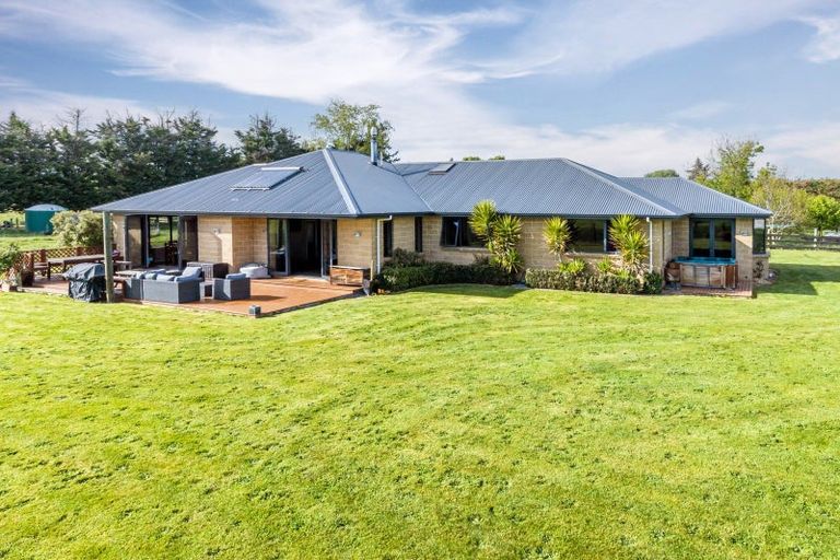 Photo of property in 492 Falvey Road, Levels, Timaru, 7975