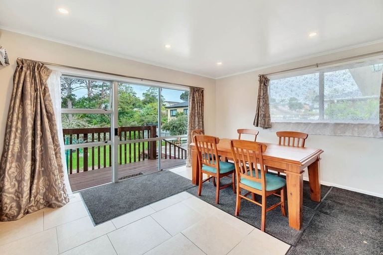 Photo of property in 24 Finlow Drive, Te Atatu South, Auckland, 0610