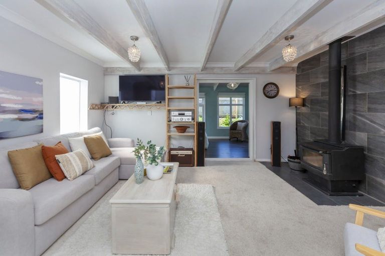 Photo of property in 16 Ruru Road, Otaihanga, Paraparaumu, 5036