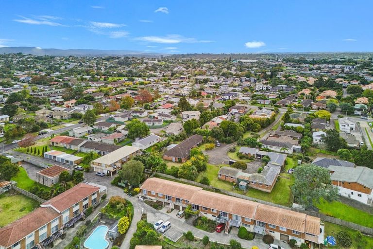 Photo of property in 10/16 Willerton Avenue, New Lynn, Auckland, 0600