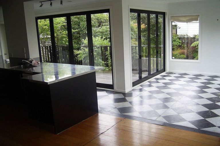 Photo of property in 116 Karori Road, Karori, Wellington, 6012