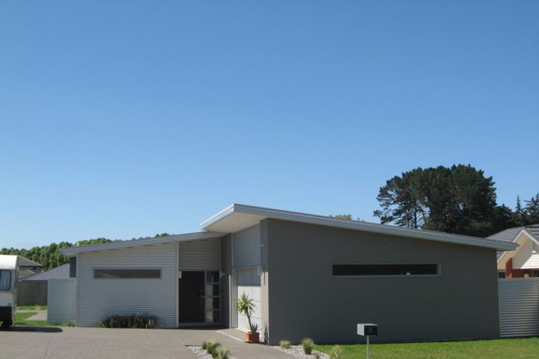 Photo of property in 23 Pentonville Close, Westmorland, Christchurch, 8025