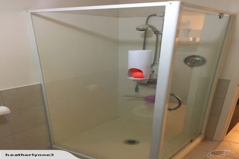 Photo of property in 1/36 Sherwood Avenue, Te Atatu South, Auckland, 0610