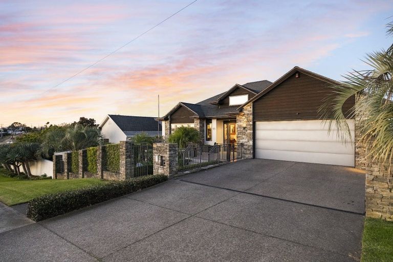 Photo of property in 93 Tiri Road, Tindalls Beach, Whangaparaoa, 0930