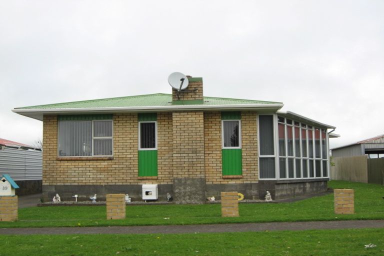 Photo of property in 39 Hume Street, Waitara, 4320